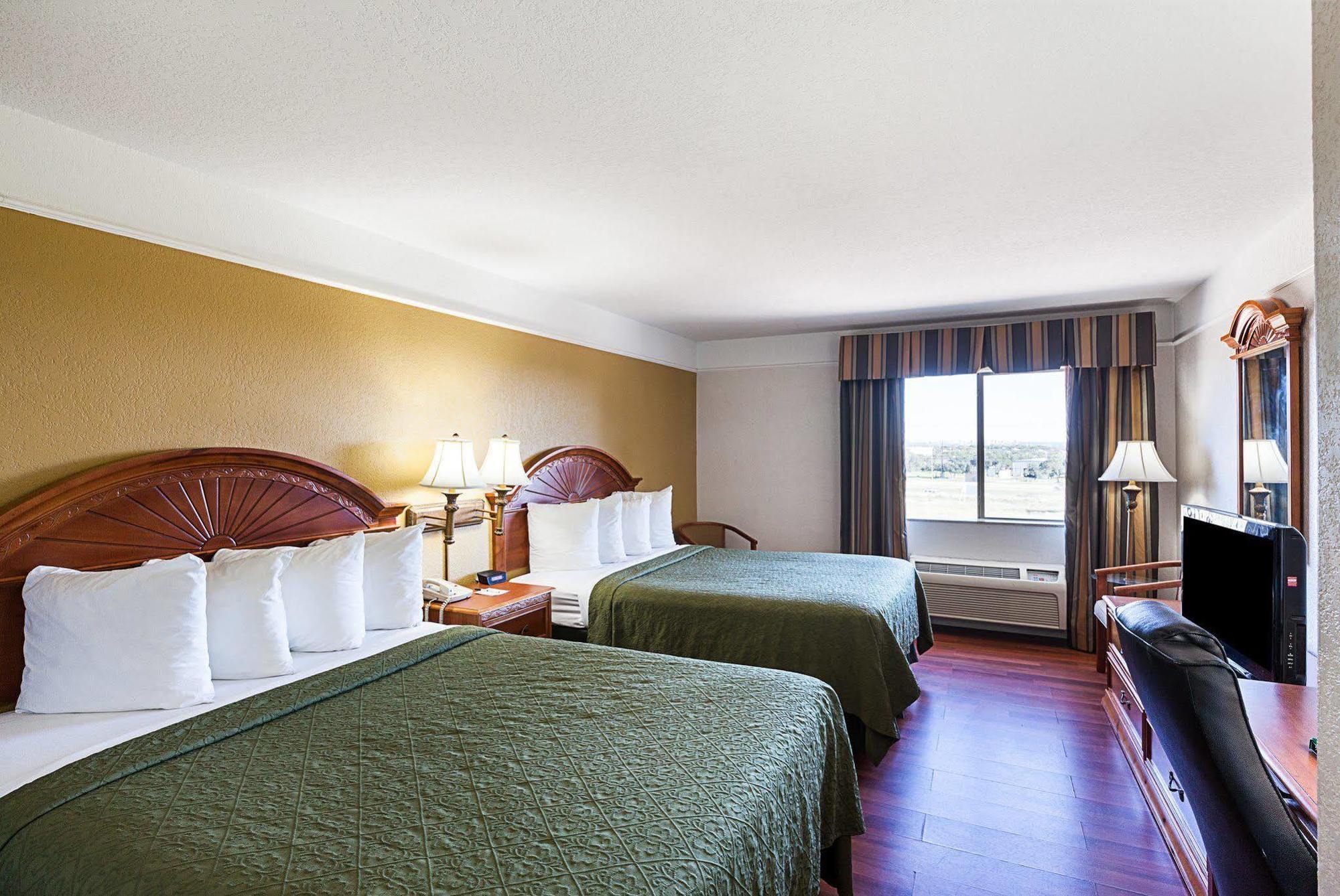 Quality Inn & Suites Seaworld North San Antonio Eksteriør bilde